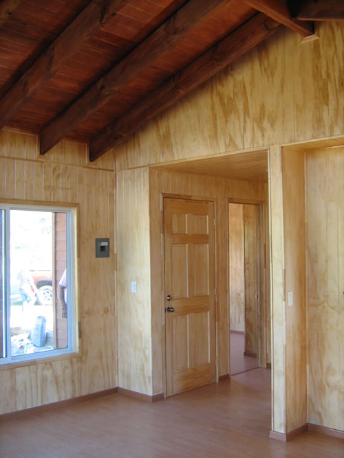 Interior, entrada